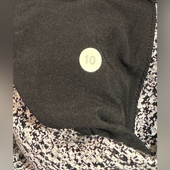 Lululemon Jet Joggers - Picture 8 of 8